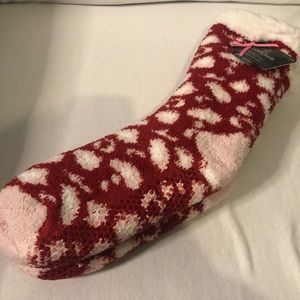 Cuddl duds Cozy super warm Sherpa lined socks with grips. NWT